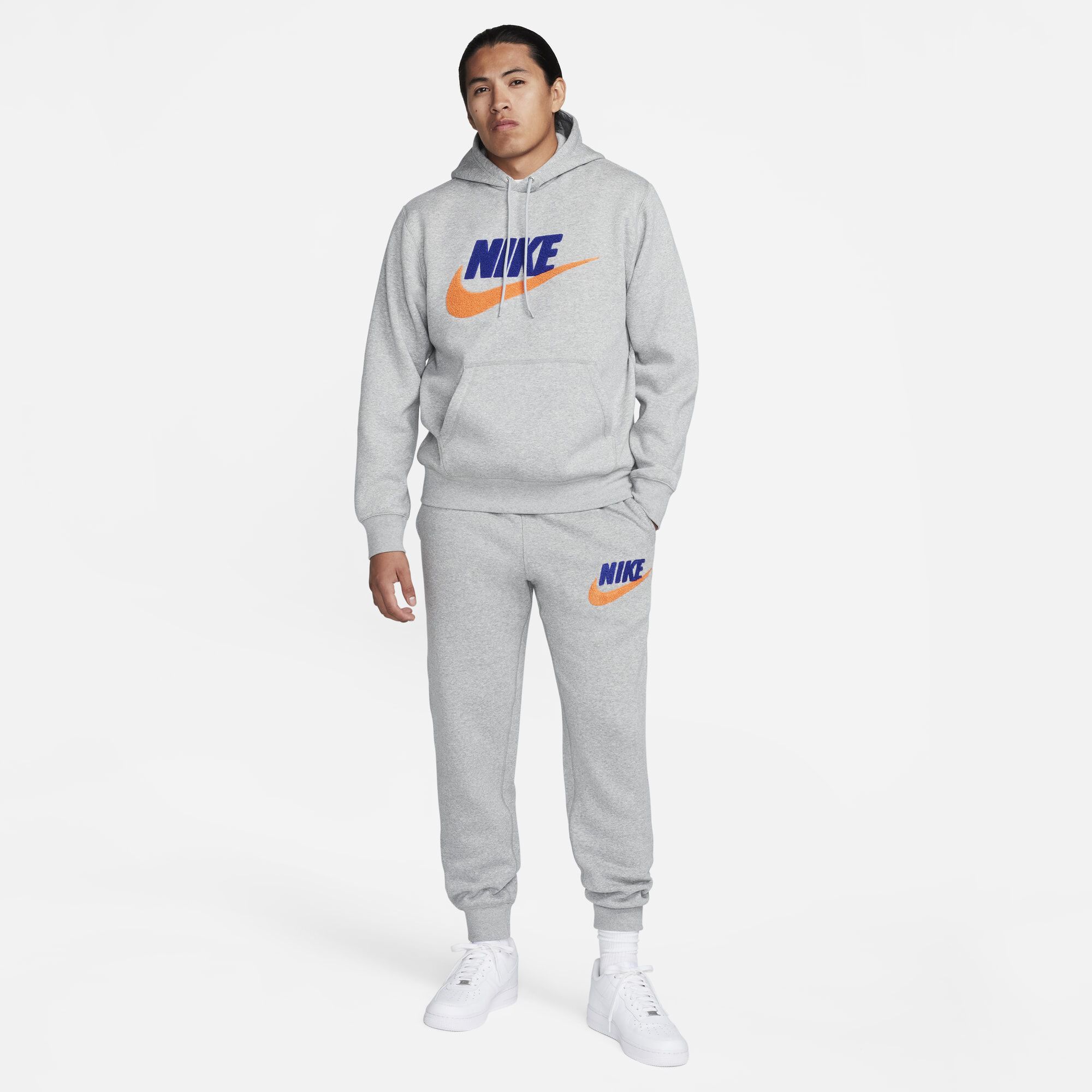 Nike Club Fleece, Gris Oscuro Jaspeado/Gris Humo Claro/Naranja Seguridad, hi-res