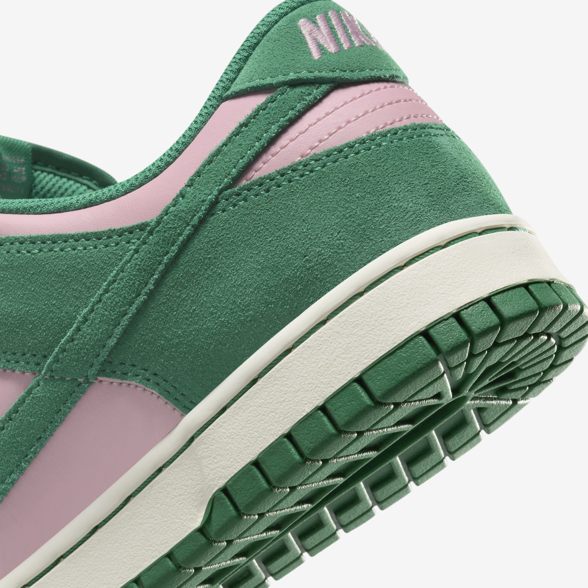 Nike Dunk Low Retro SE, Rosa Suave Medio/Vela/Malaquita, hi-res