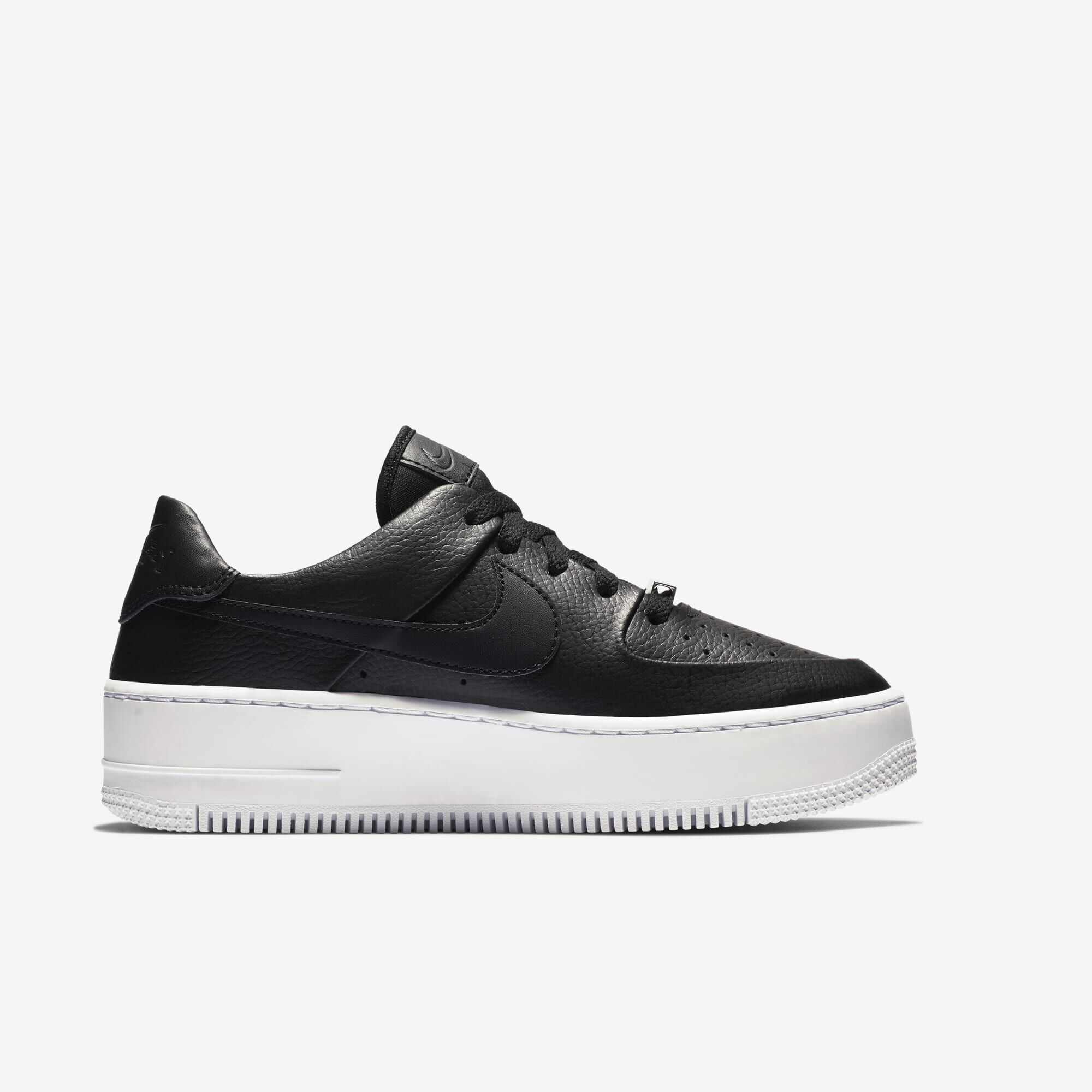 Nike Air Force 1 Sage Low, Blanco/Oro Metálico Coin/Negro, hi-res