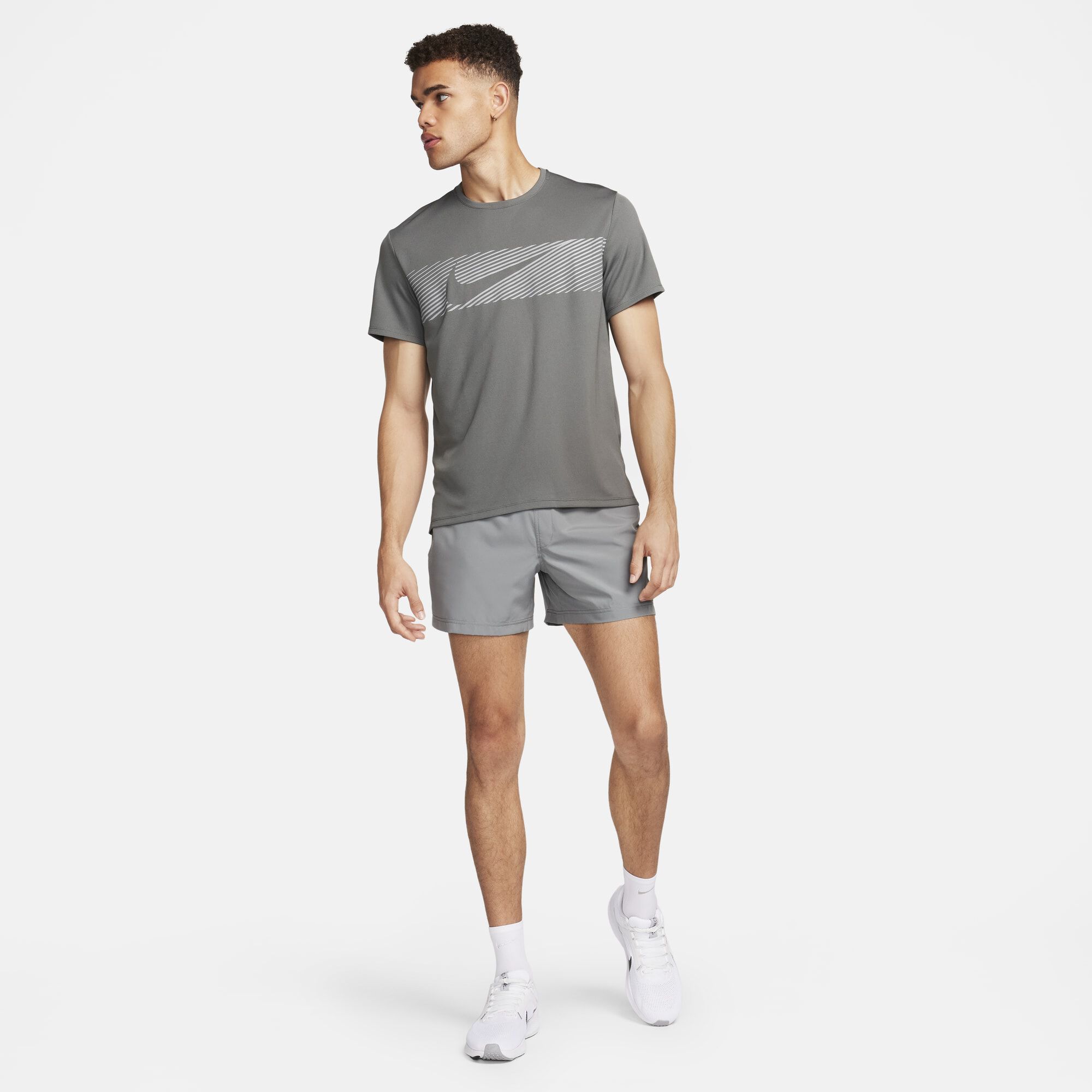 Nike Form, Gris Ahumado/Negro, hi-res