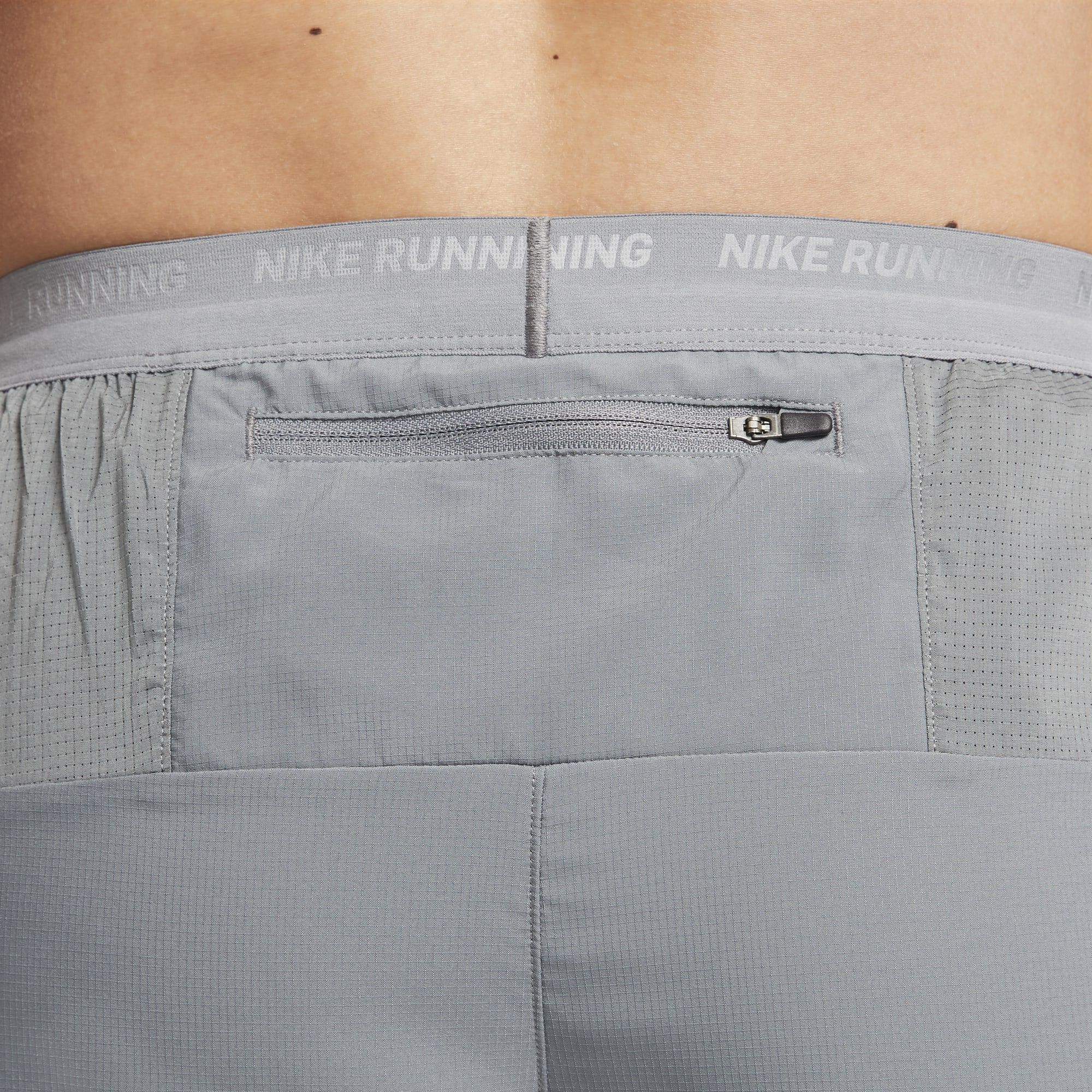 Nike Dri-FIT Stride, Gris humo/Negro, hi-res