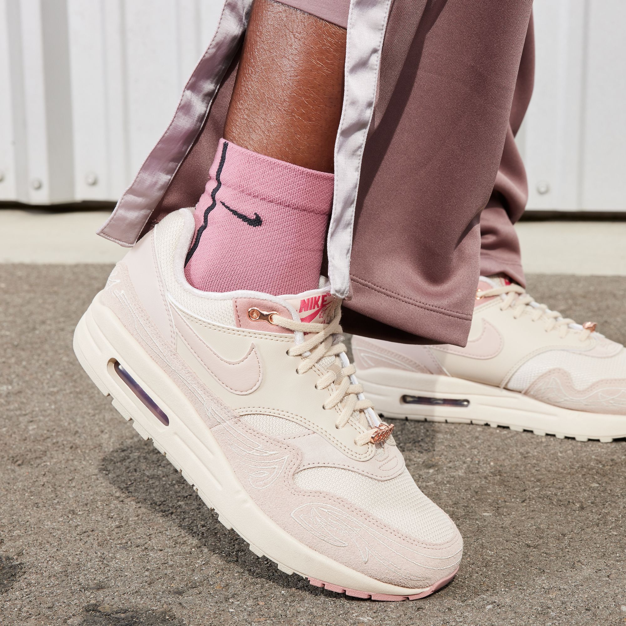 Nike Air Max 1 x Serena Williams Design Crew, Beige Particular/Rosa Óxido-Hueso Claro, hi-res