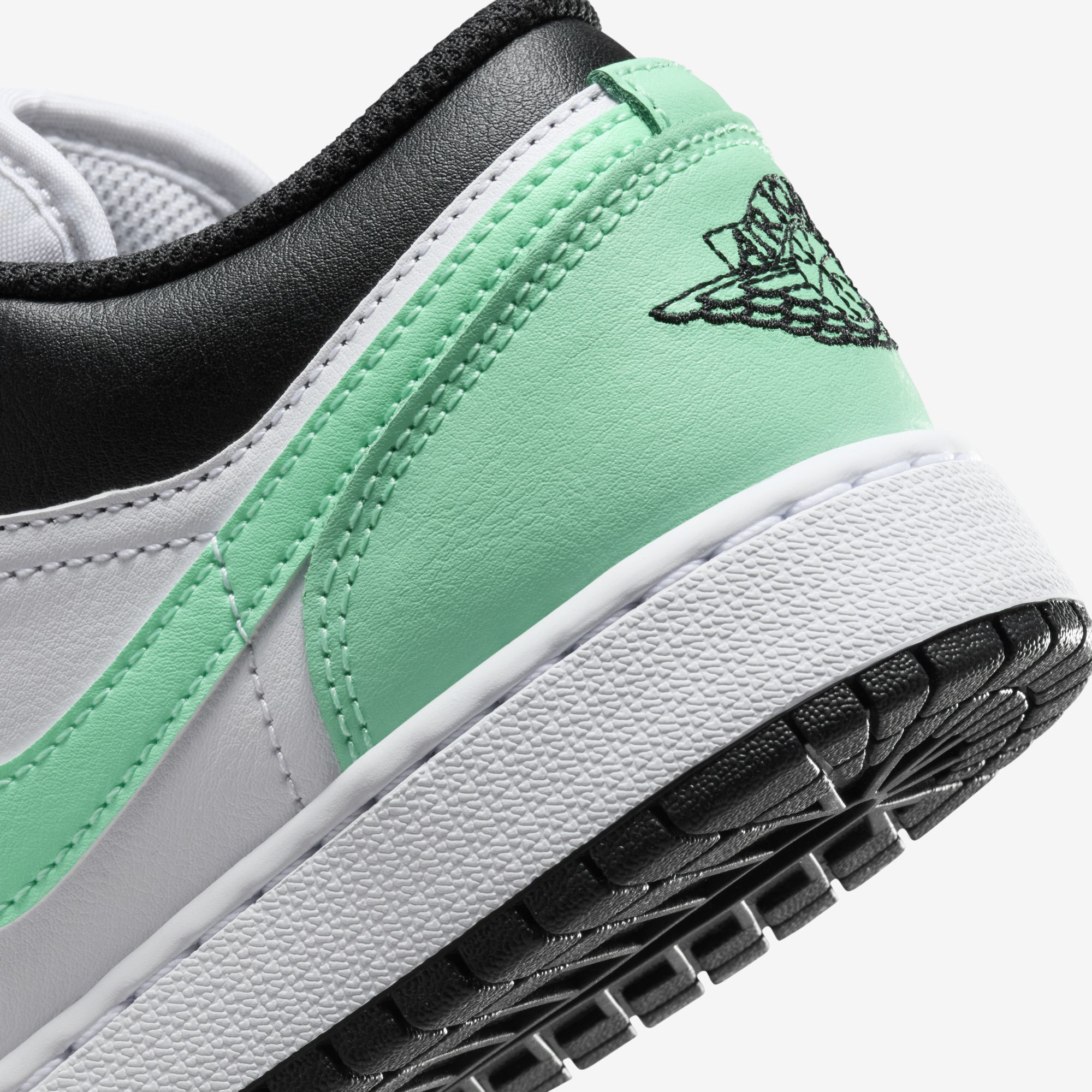 Air Jordan 1 Low, Blanco/Negro-Verde Brillo, hi-res