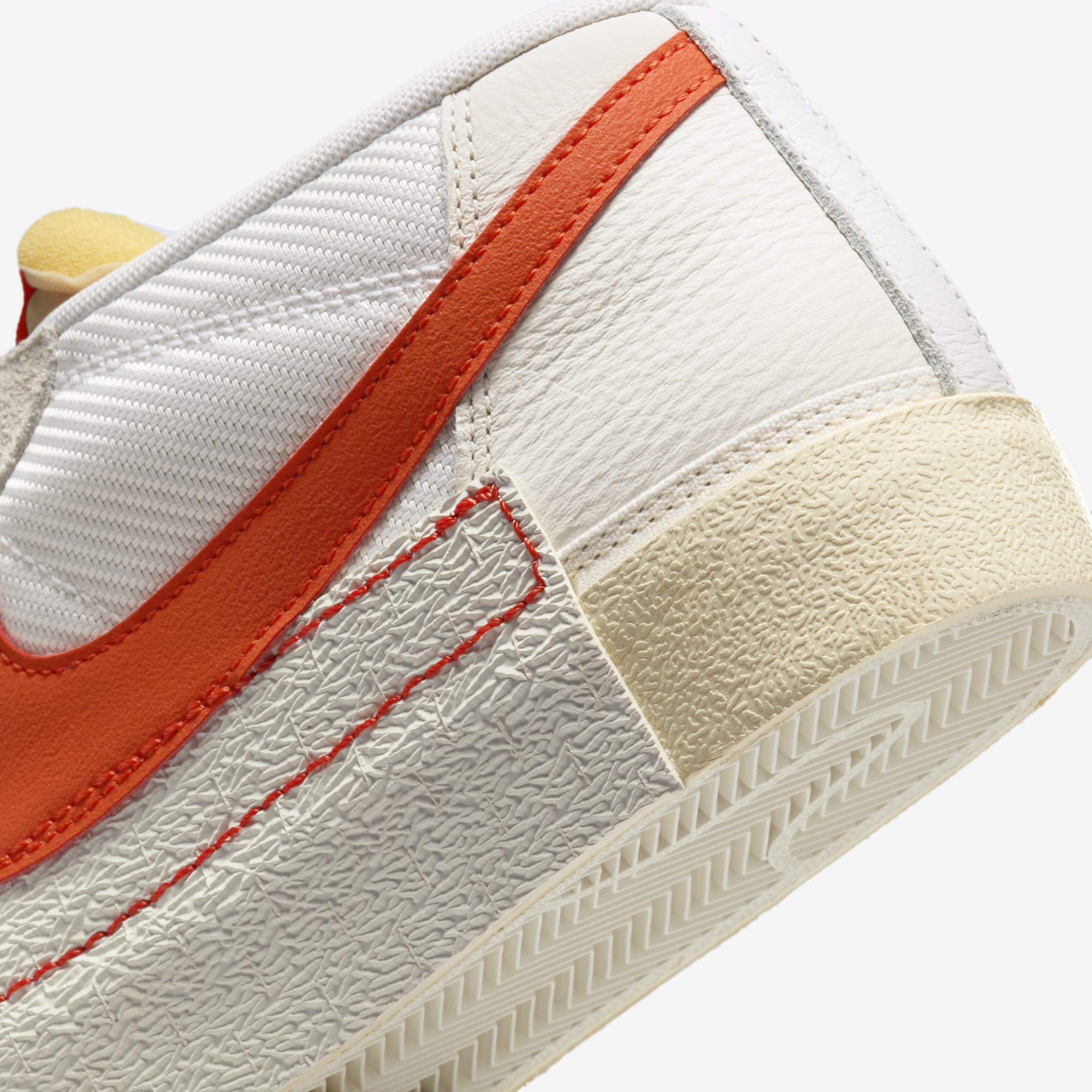 Nike Blazer Low Pro Club, Blanco/Arcilla Cósmica-Playa-Blanco Cumbre, hi-res