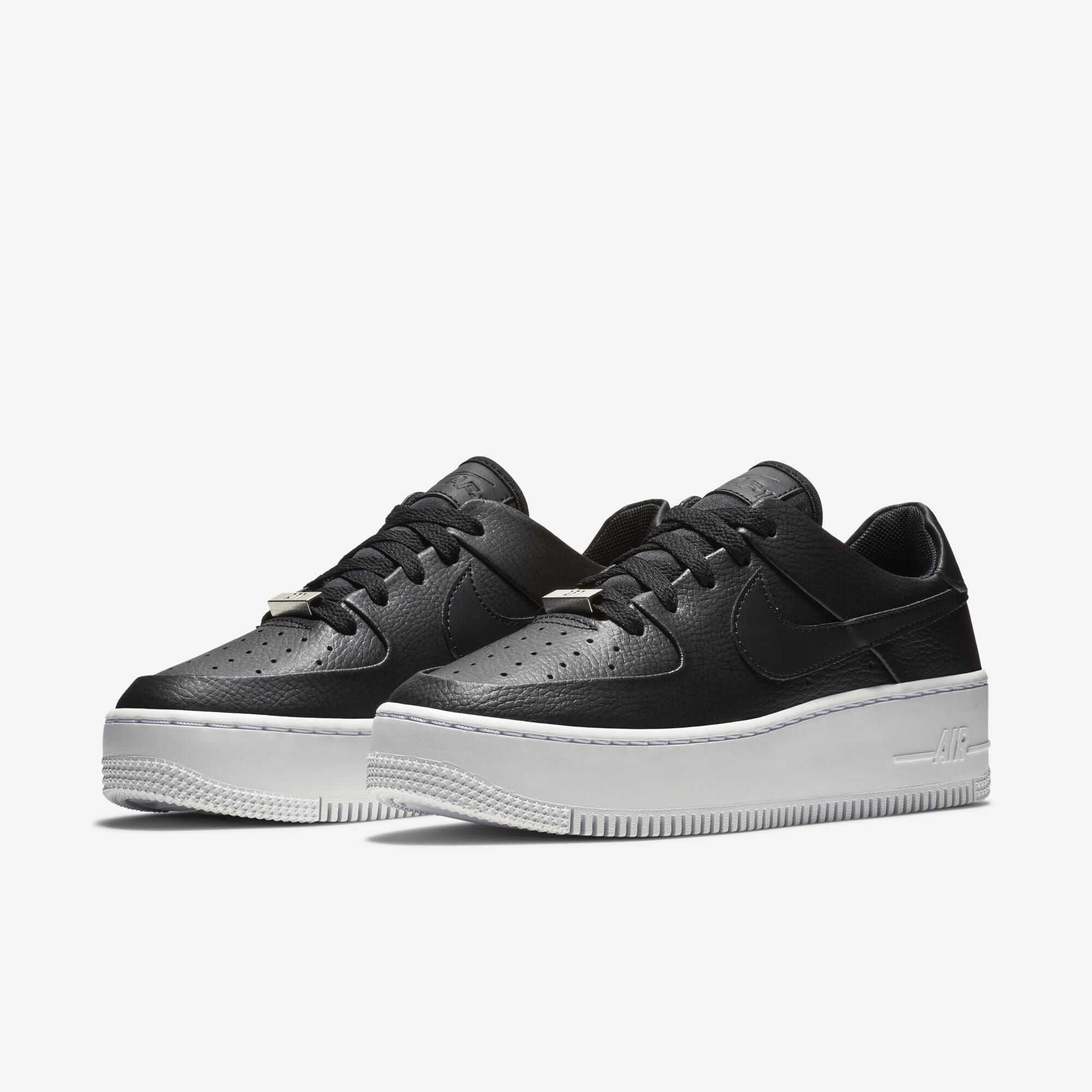 Nike Air Force 1 Sage Low, Blanco/Oro Metálico Coin/Negro, hi-res