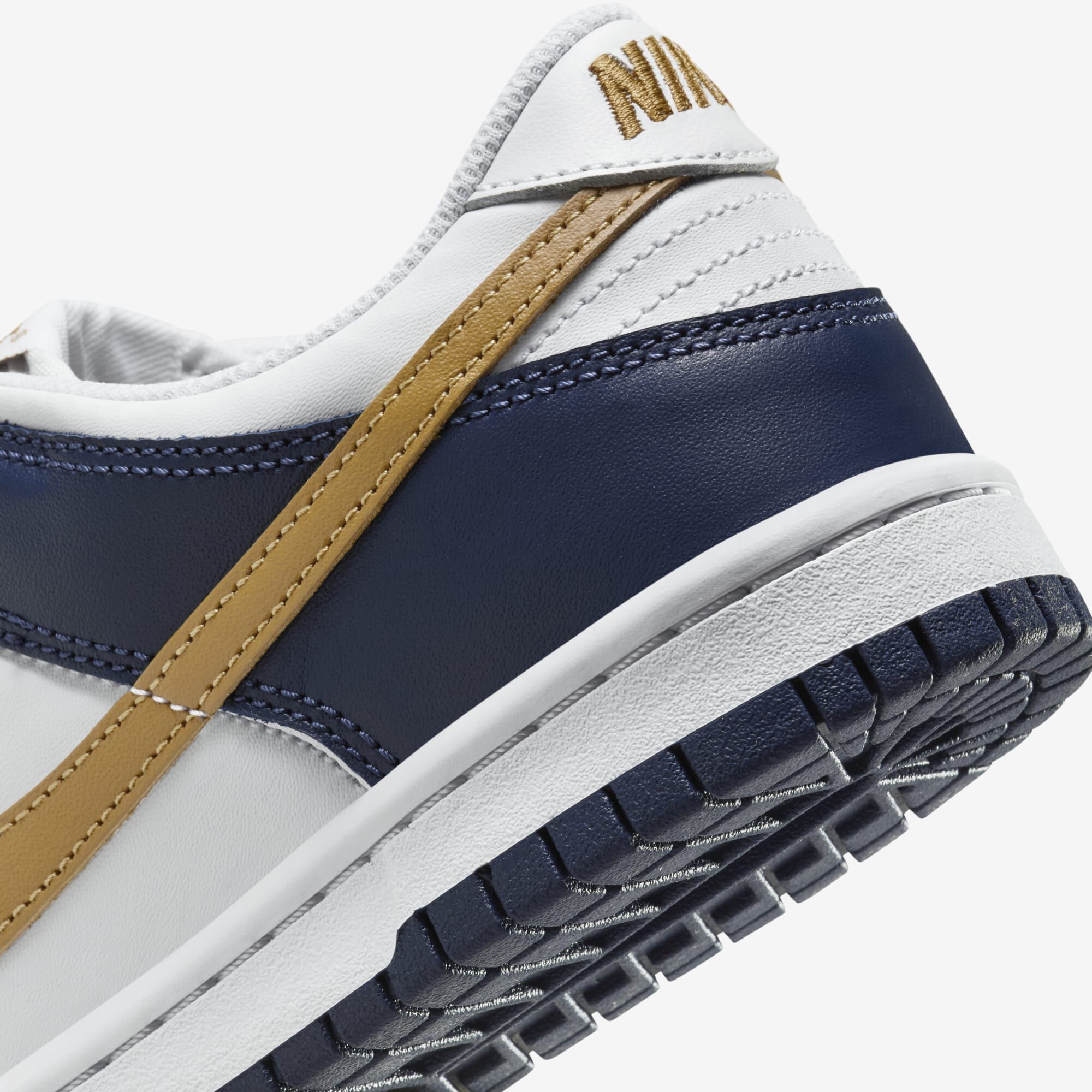 Nike Dunk Low, Blanco/Azul Marino Medianoche/Trigo, hi-res