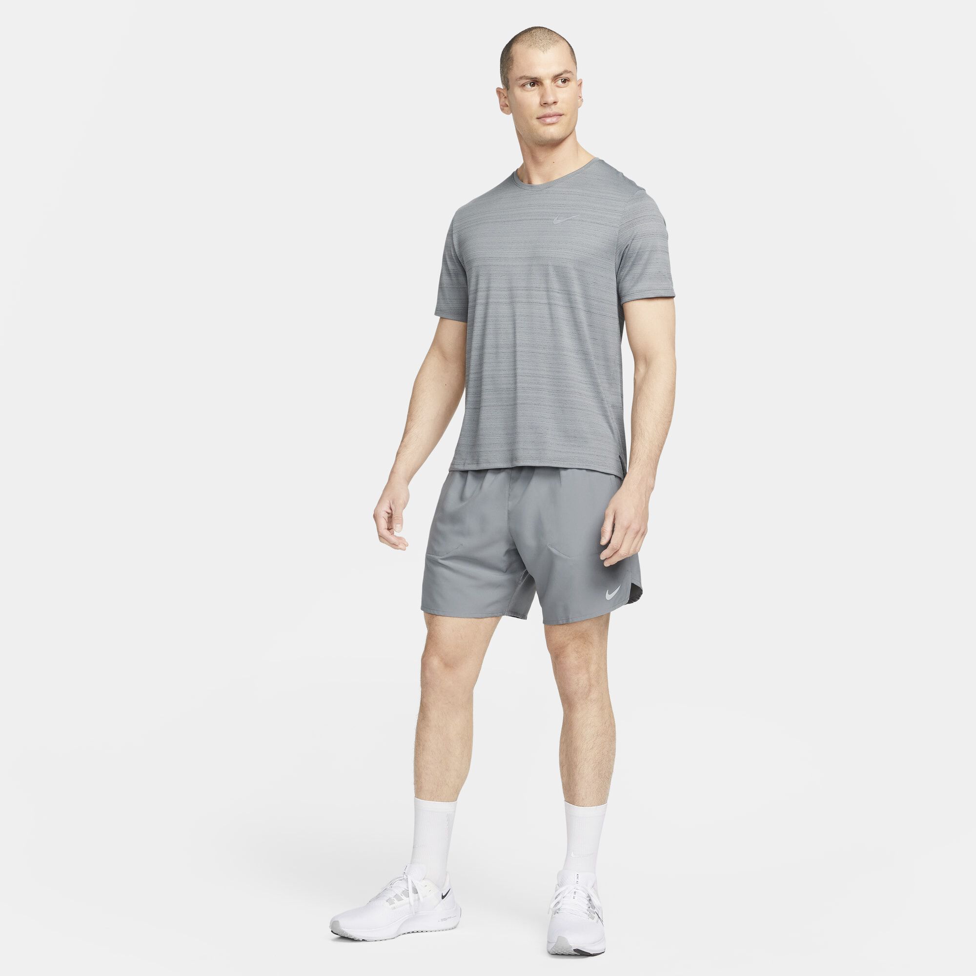 Nike Dri-FIT Stride, Gris humo/Negro, hi-res