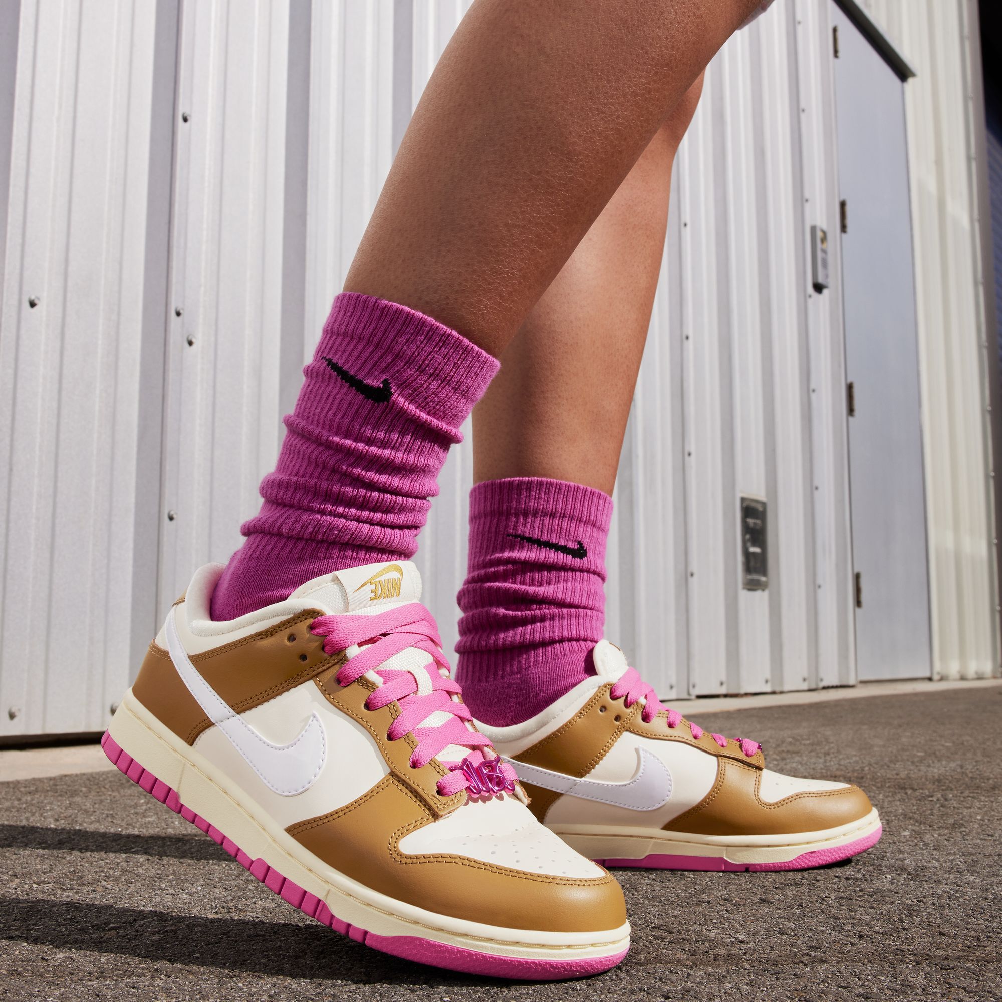 Nike Dunk Low SE, Bronceado/Rosa juguetón/Alabastro/Leche de coco, hi-res