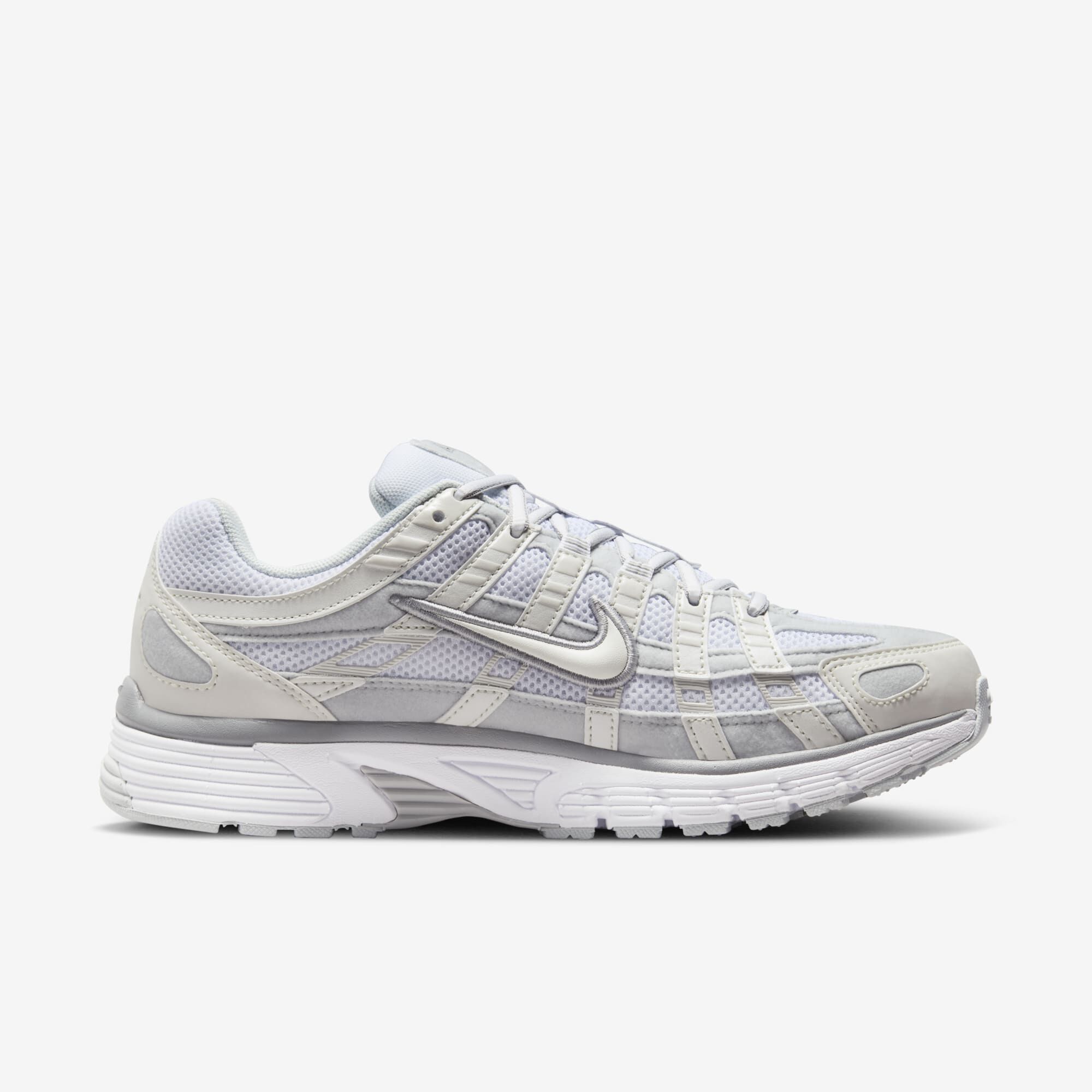 Nike P-6000, Blanco Cumbre Metalizado/Platino Puro/Gris Lobo/Blanco, hi-res