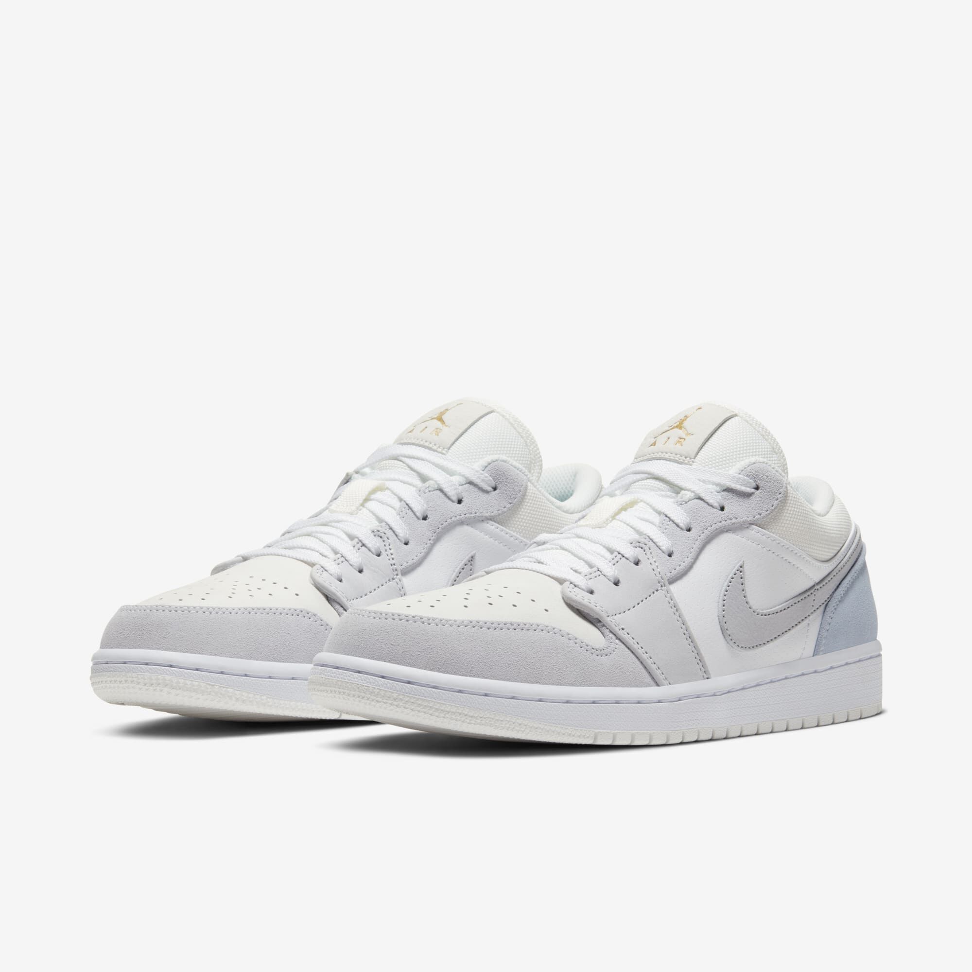 Air Jordan 1 Low, Blanco/Gris Fútbol/Blanco Cumbre/Gris Cielo, hi-res