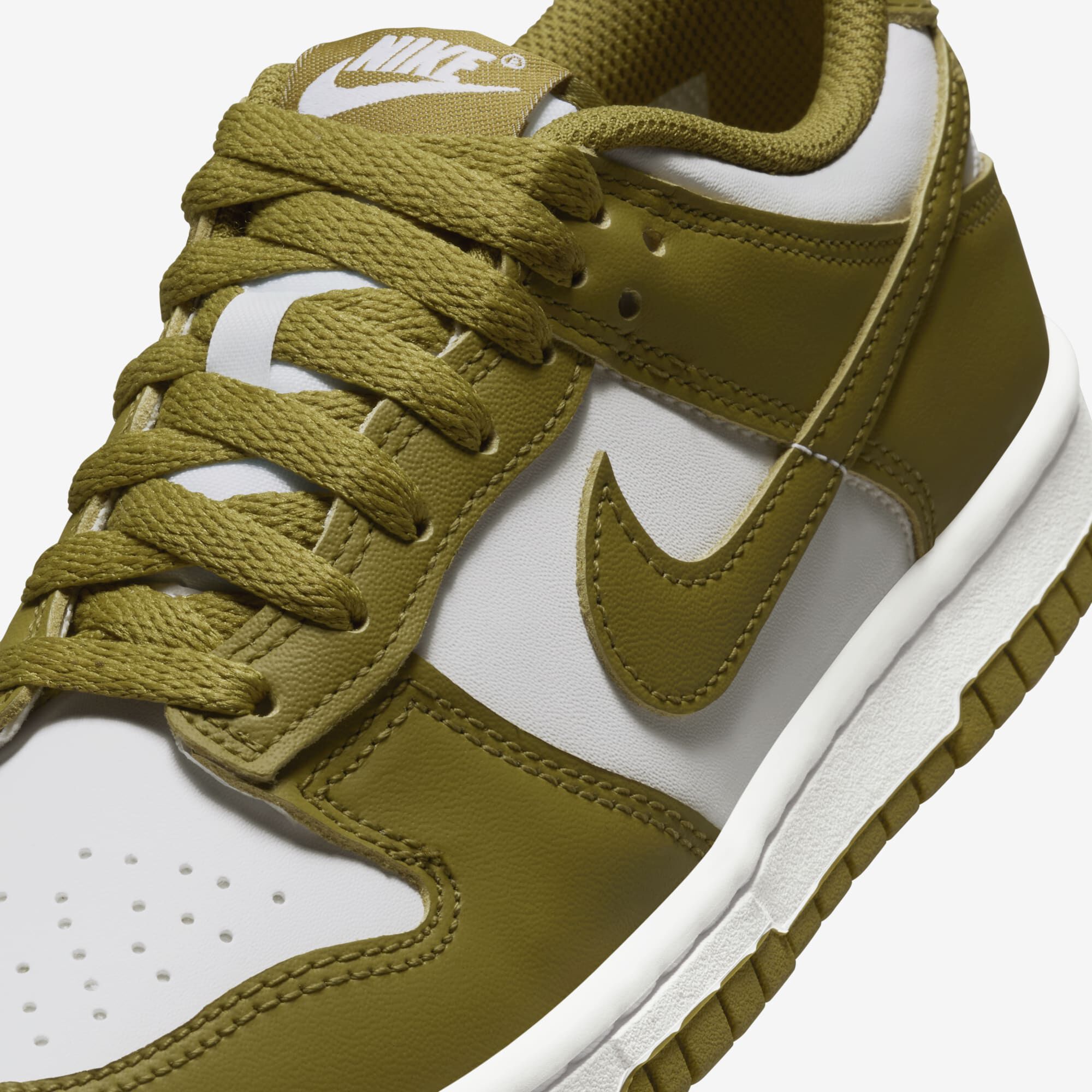 Nike Dunk Low, Blanco/Musgo Del Pacífico, hi-res