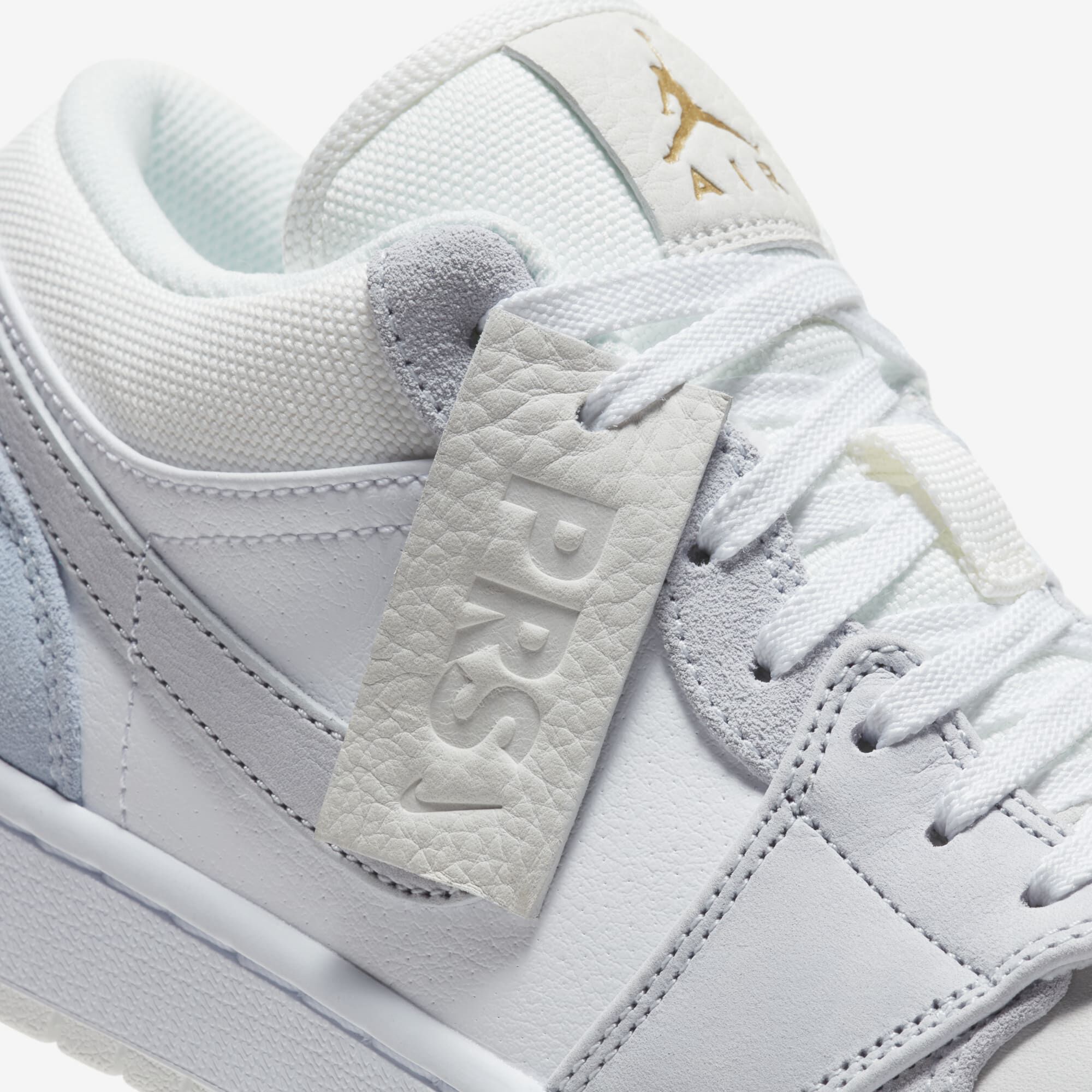 Air Jordan 1 Low, Blanco/Gris Fútbol/Blanco Cumbre/Gris Cielo, hi-res