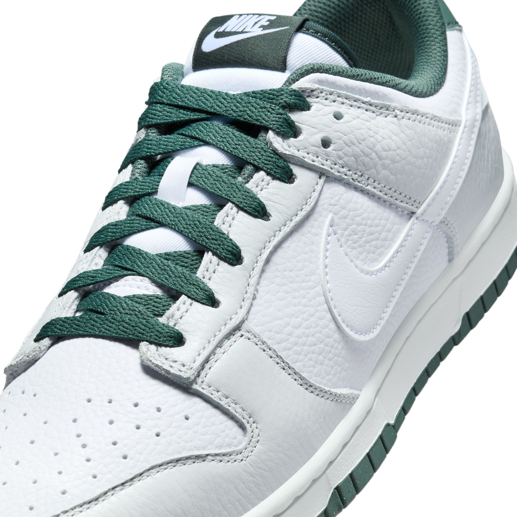 Nike Dunk Low Retro SE, Polvo fotón/Verde vintage/Blanco cumbre/Blanco, hi-res