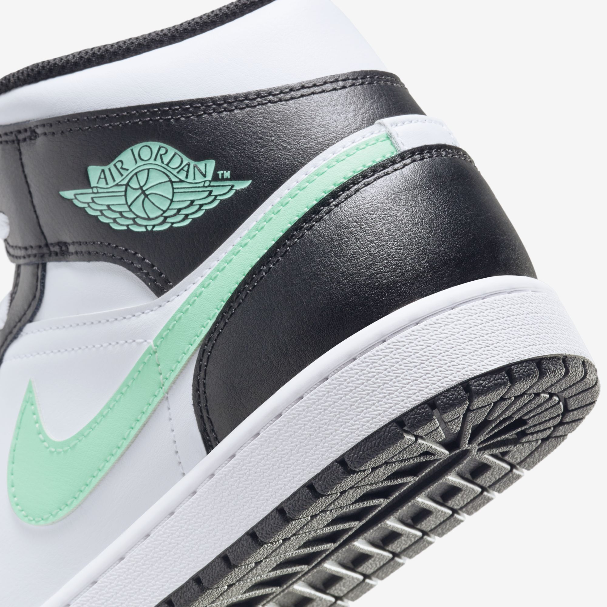 Air Jordan 1 Mid, Blanco/Verde Brillo-Negro, hi-res