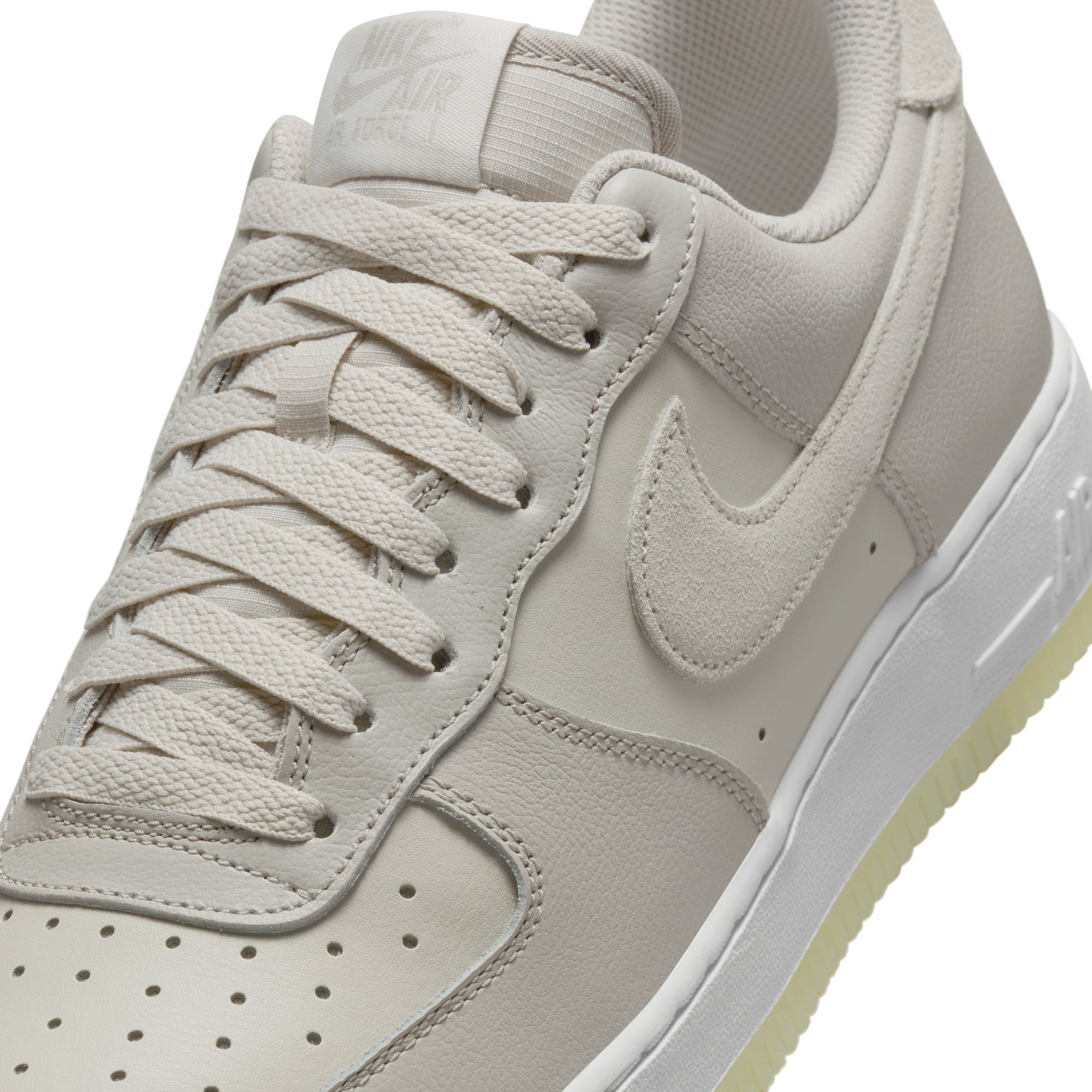 Nike Air Force 1 '07 LV8, Hueso Claro/Mena De Hierro Claro/Blanco Cumbre, hi-res