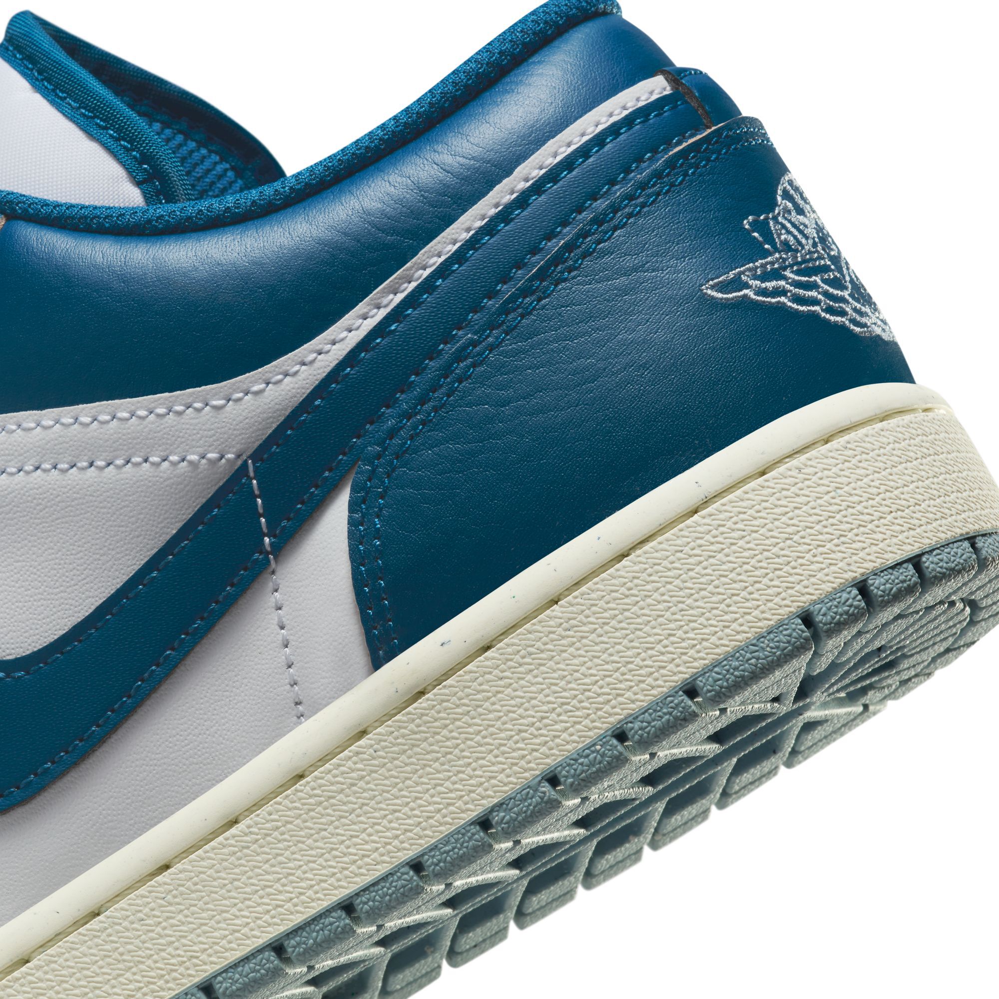 Air Jordan 1 Low SE, Blanco/Azul Industrial-Azul Gris-Vela, hi-res