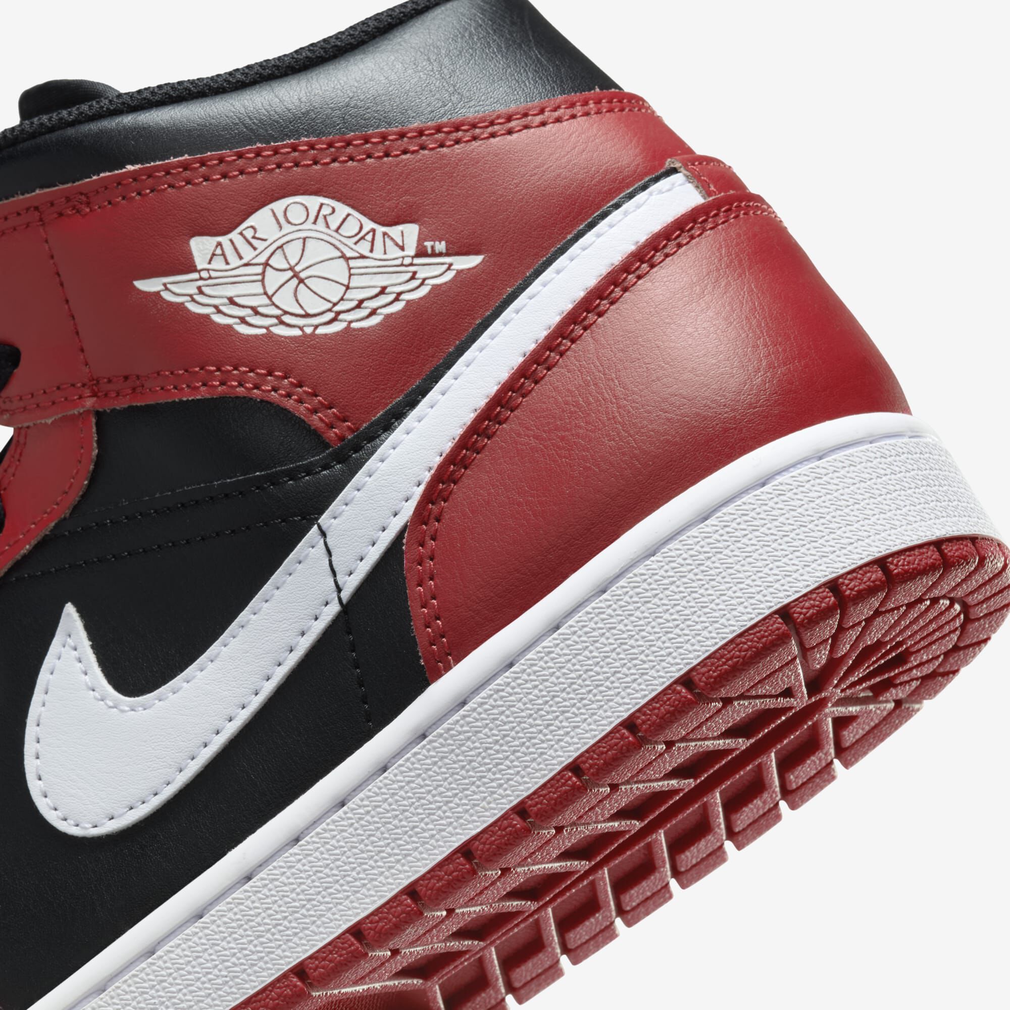 Air Jordan 1 Mid, Negro/Rojo Gimnasio/Blanco, hi-res