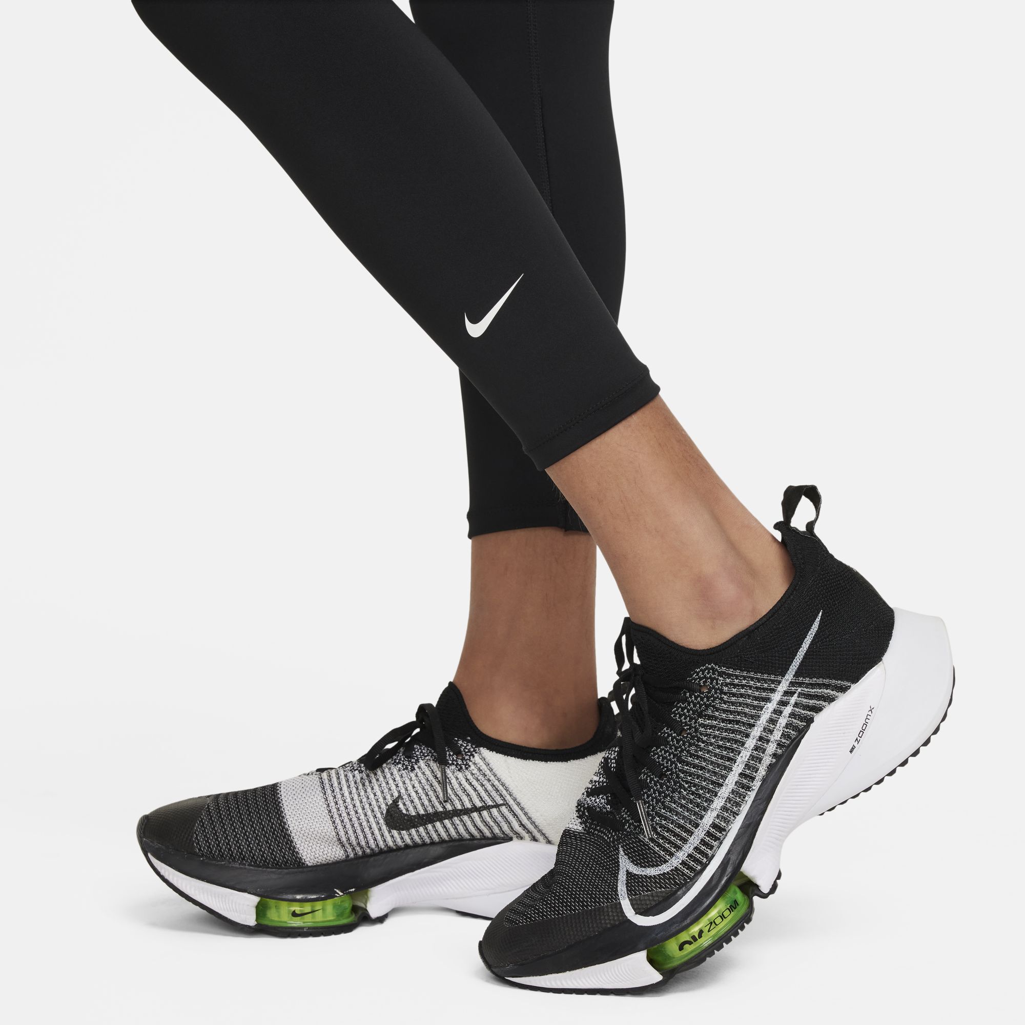 Nike DriFIT One, Blanco/Negro, hi-res