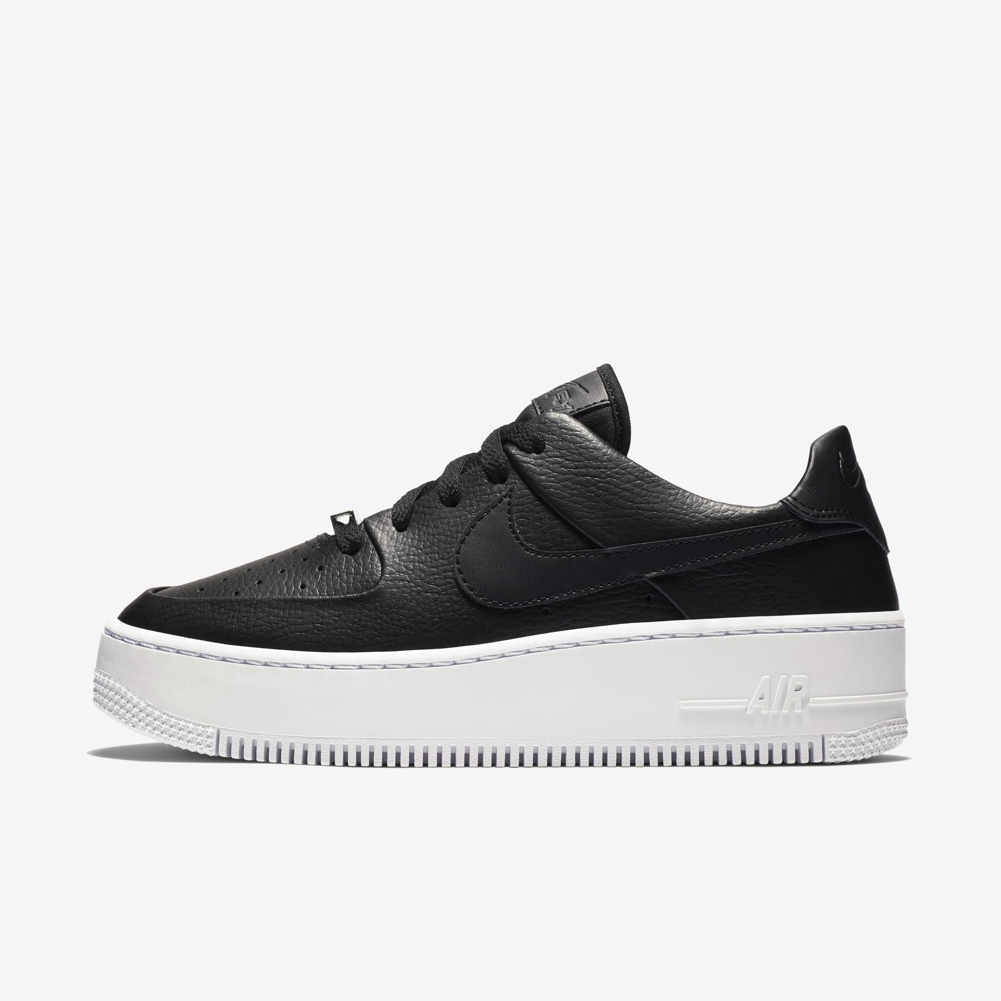 Nike Air Force 1 Sage Low, Blanco/Oro Metálico Coin/Negro, hi-res