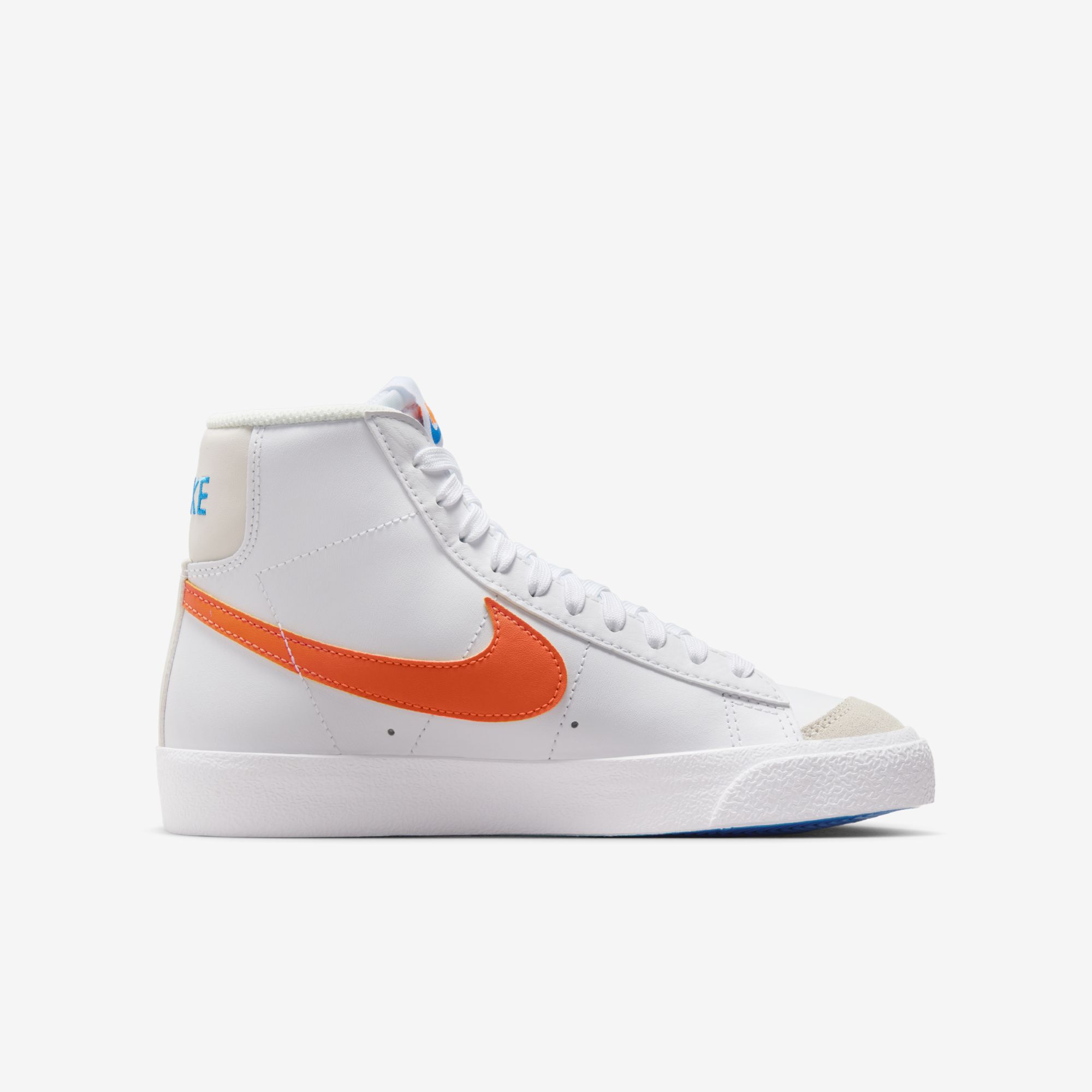 Nike Blazer Mid '77, Blanco/Naranja Total-Foto Azul-Fantasma, hi-res