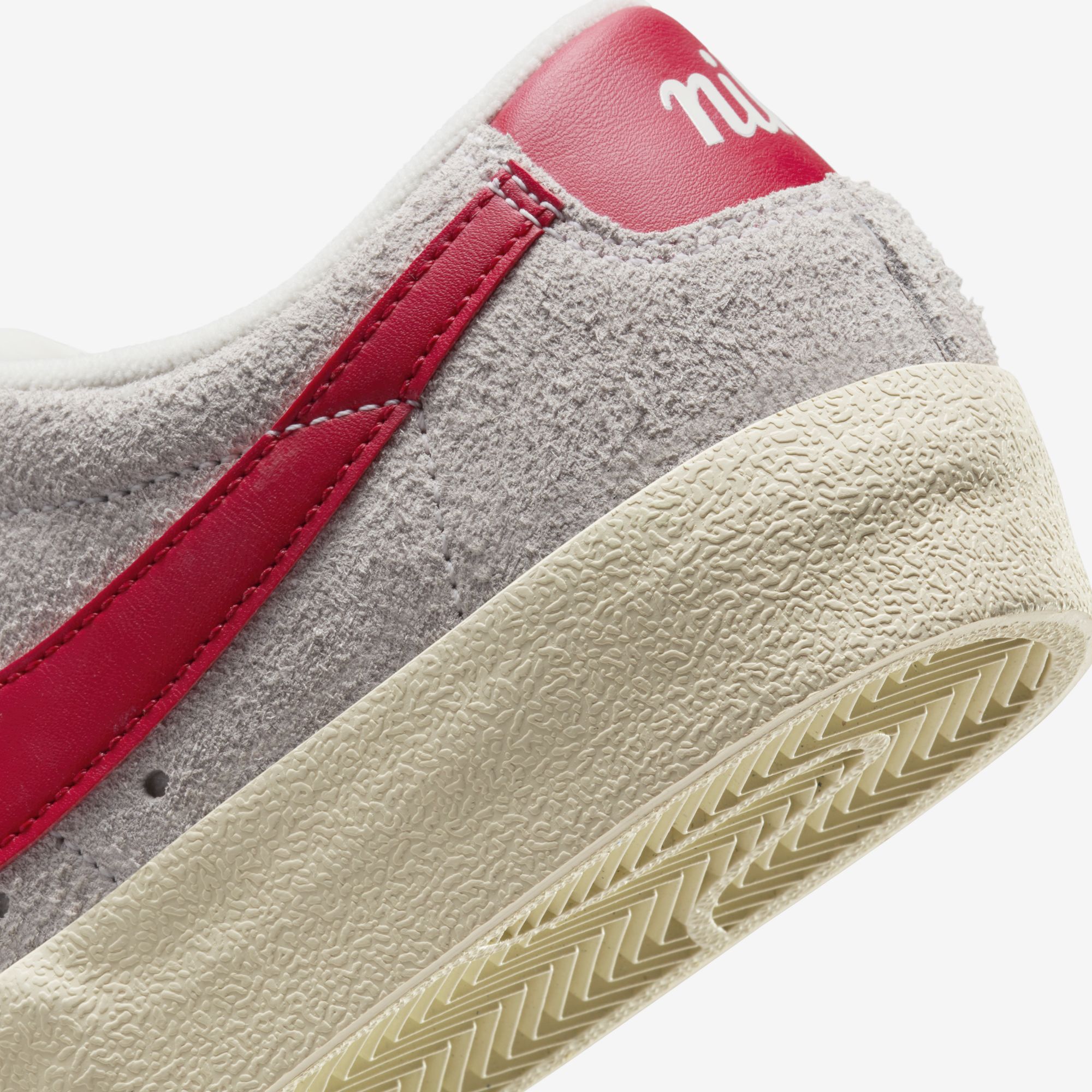 Nike Blazer Low '77 Vintage, Blanco Cumbre/Rojo Gimnasio-Vela-Leche De Coco, hi-res