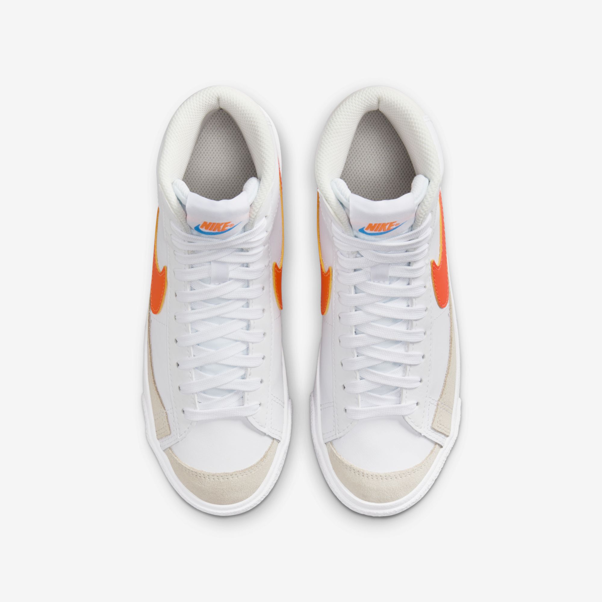 Nike Blazer Mid '77, Blanco/Naranja Total-Foto Azul-Fantasma, hi-res