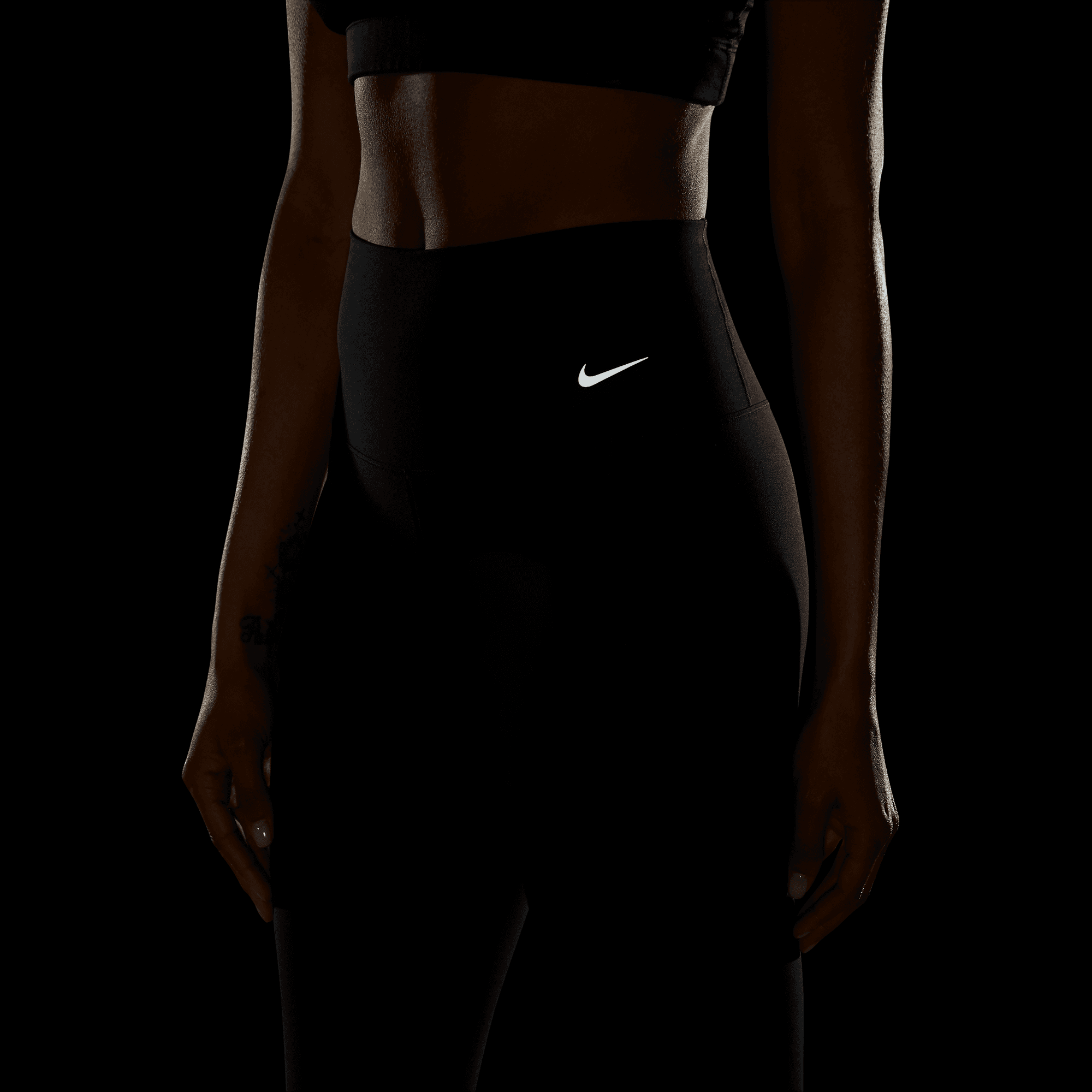 Leggings de largo completo de tiro alto y sujeción ligera para mujer Nike  Zenvy
